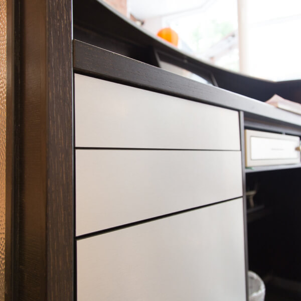 High-End Push-To-Open Drawers